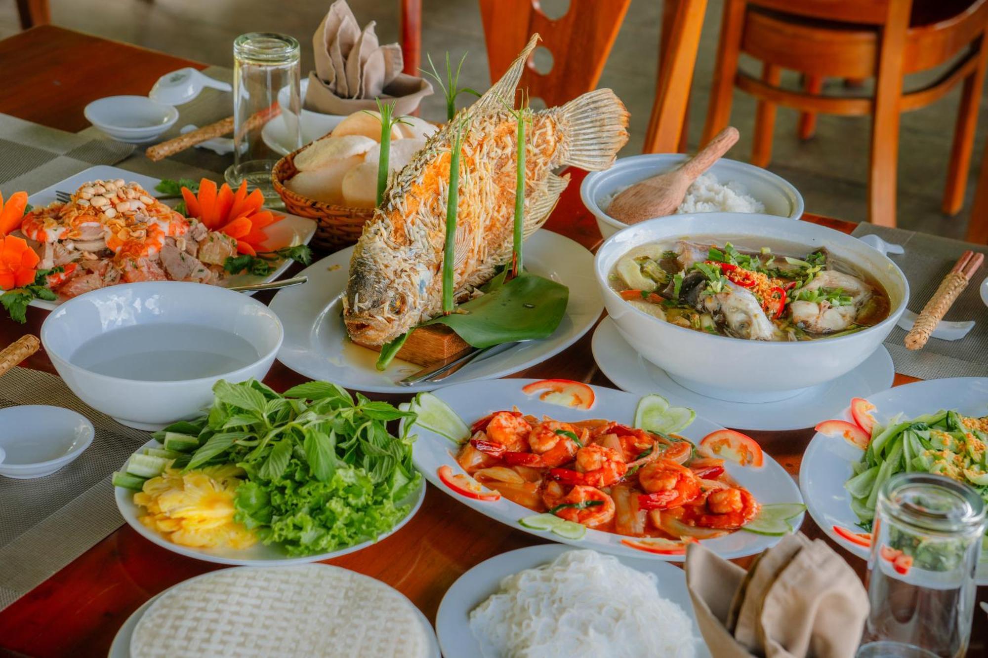Mekong Lodge Resort Кай-Бе Екстер'єр фото